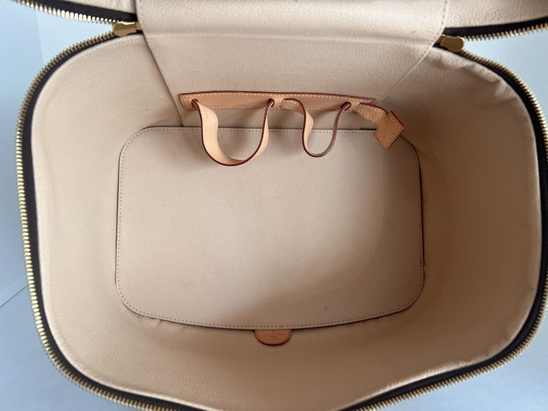 102630 - Louis Vuitton Nice Vanity Beautybox