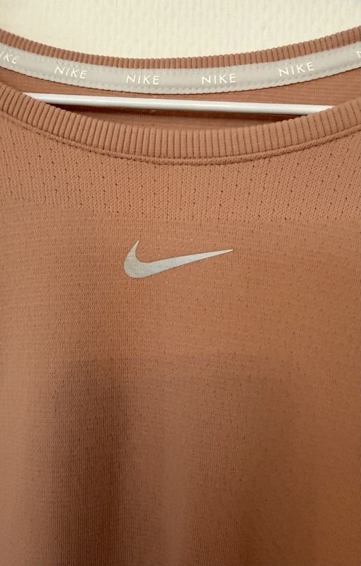 102575- Nike
