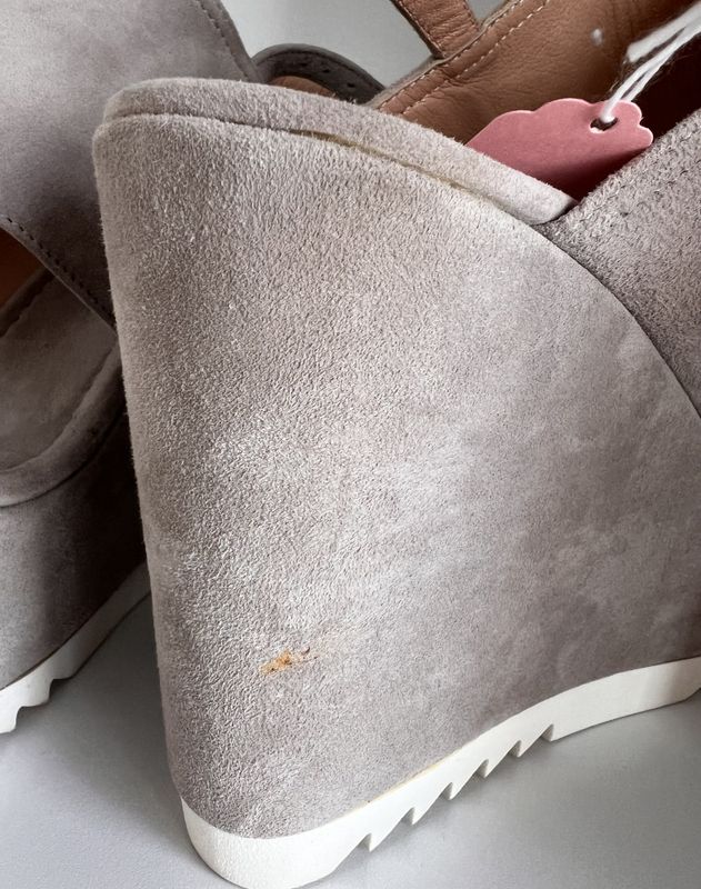 102444 - Eleventy Suede Wedges Sandals 